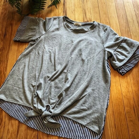 NWT Flirty Blouse - Picture 2 of 3